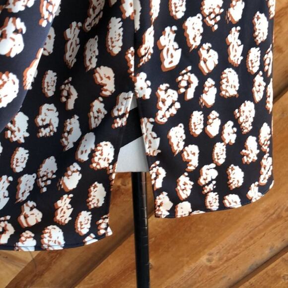 Topshop Long Sleeve Button Down Black Brown Tan Spot Blouse Size 4 - Picture 4 of 9